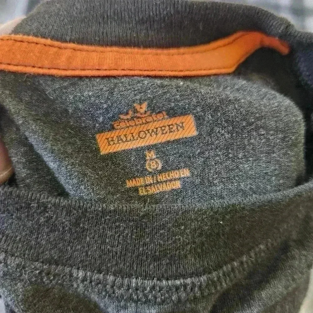 Celebrate Halloween 8,  black and gray werewolf shirt 60% cotton 40% polyester - Picture 3 of 6